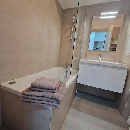 Apartment Anthala Proche Centre Avec Acces Piscine *